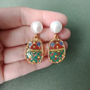 Batik porcelain with FW pearls