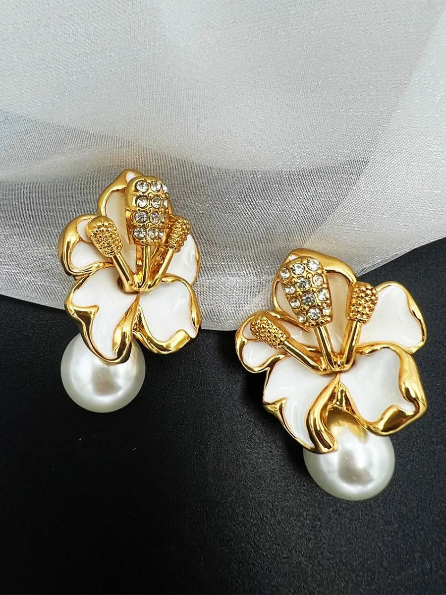 Pearl Stereoscopic Camellia Earrings MSE00146