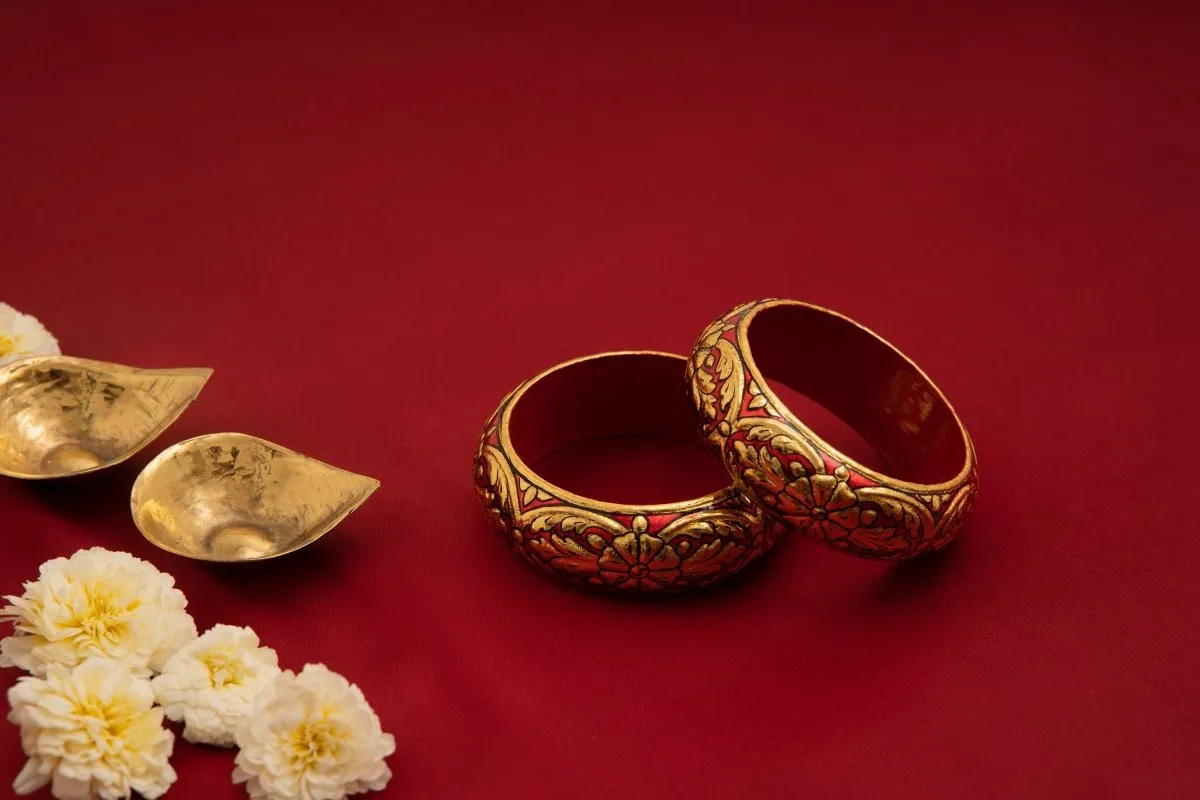 Surkh Bangle (Set of 1 Bangle)